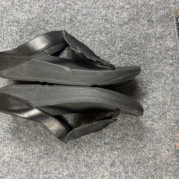 FITFLOP Women’s Black Fino Feather Toe-Post Wedge Sandals size: 8 - Picture 4 of 9